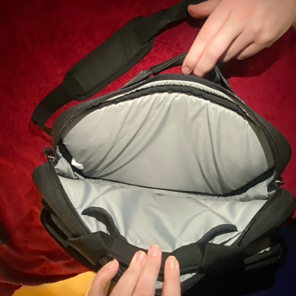 Elegant Black Quilted Laptop Bag for Men - Picture 2 of 7